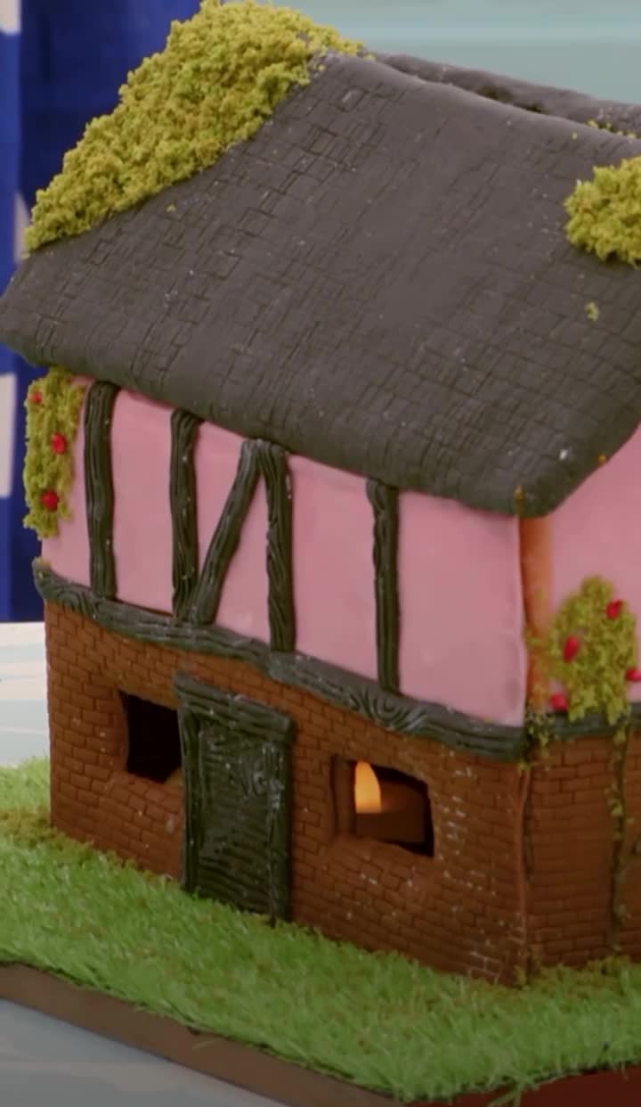 Tom Arden’s Granny’s Cottage biscuit time capsule, Showstopper